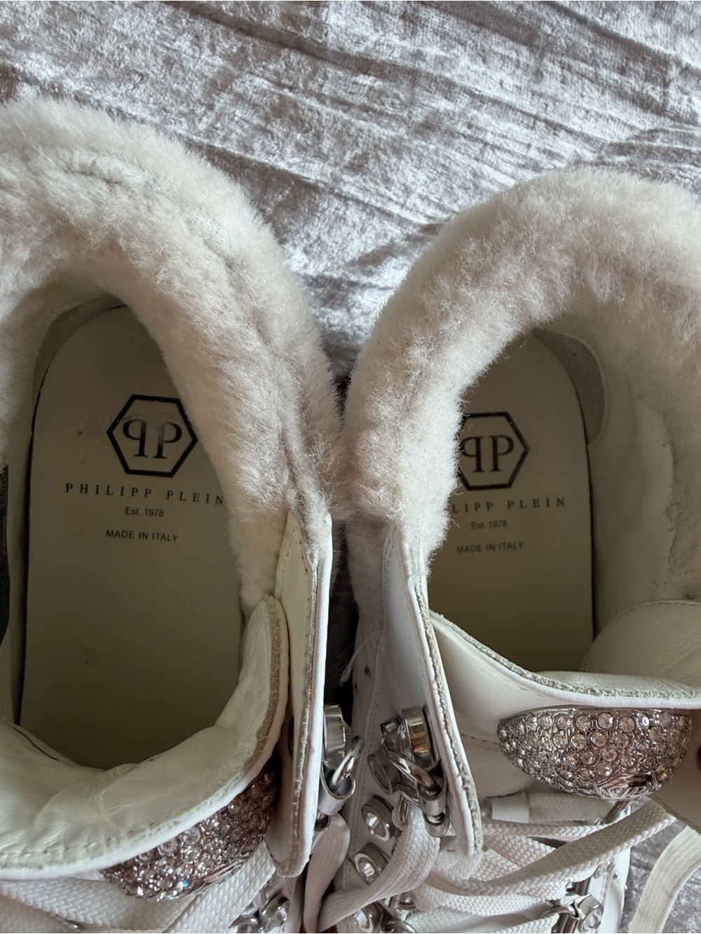 Philipp Plein White Quilted Lace-Up Fleece Collar Boots with Swarovski Skulls - Picture 8 of 8